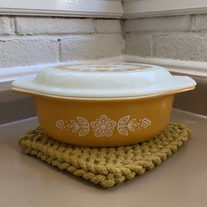 Vintage Pyrex Butterfly Gold Casserole Dish EUC